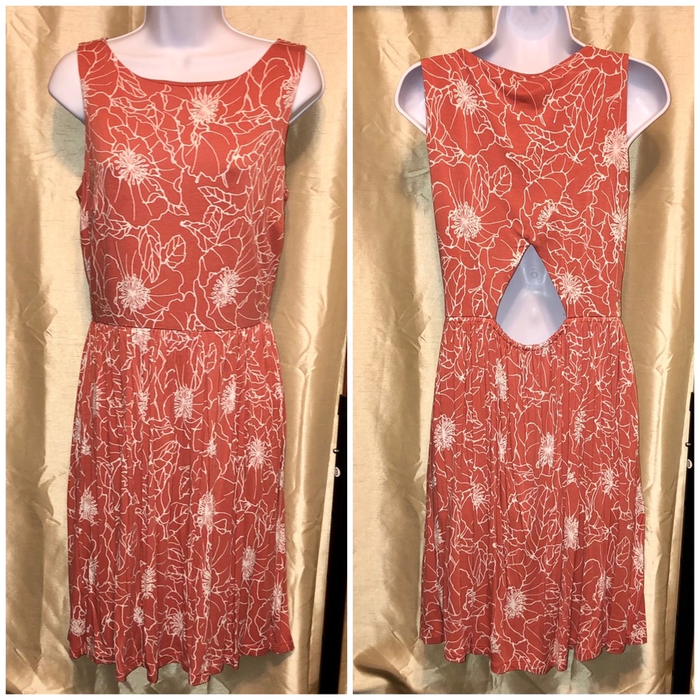 NWOT loft back keyhole dress size M
